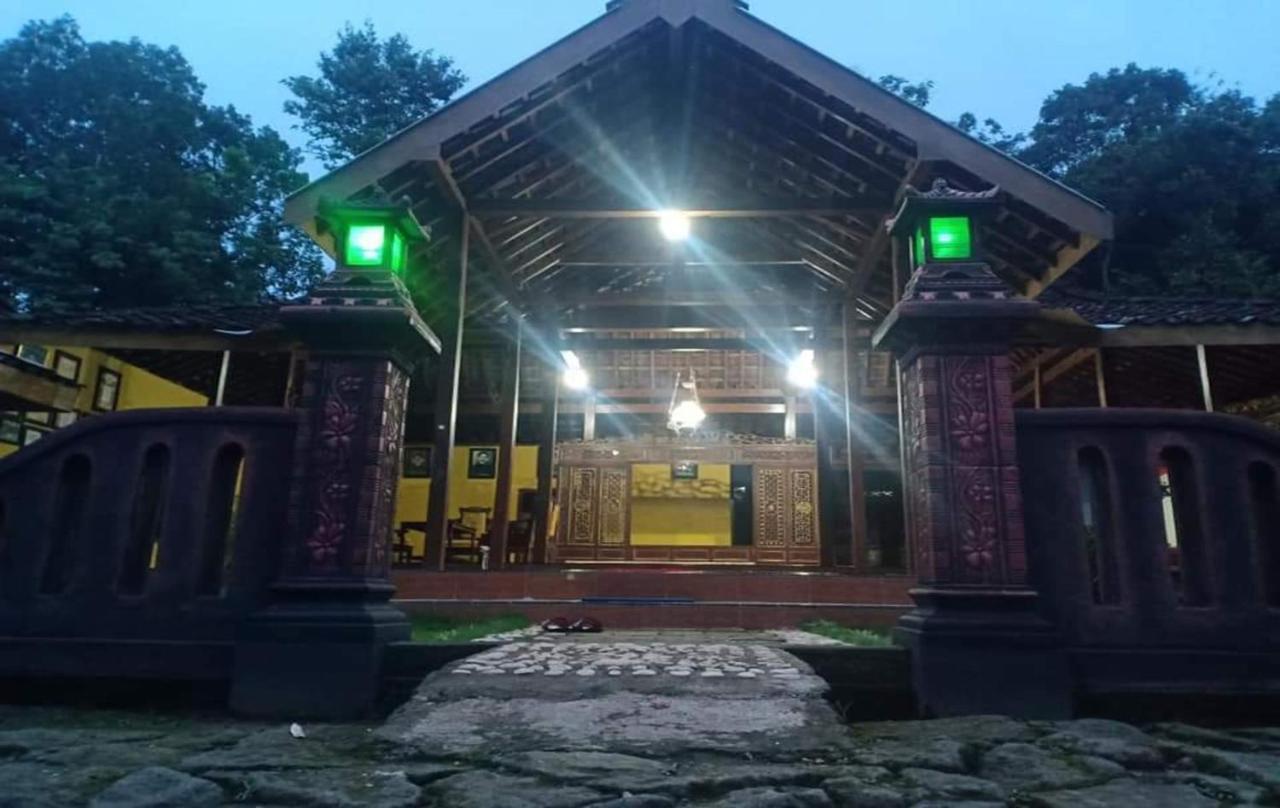 Nara Homestay Syariah Mangunan Exterior foto