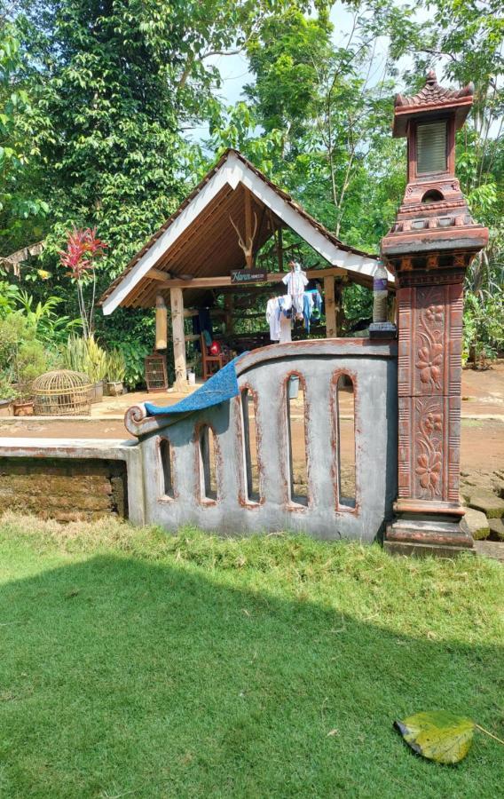 Nara Homestay Syariah Mangunan Exterior foto